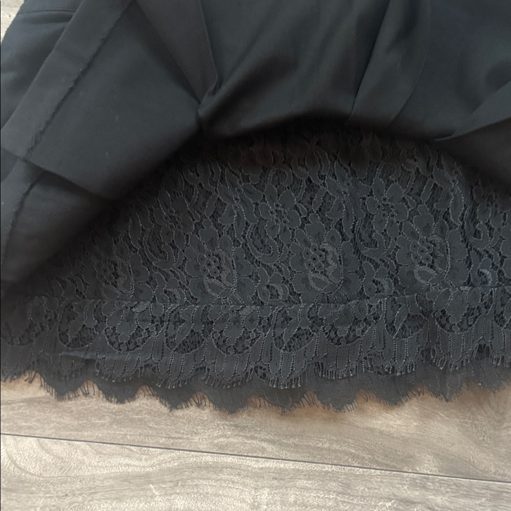 Chic Black Skater Skirt with Lace Trim - Picture 2 of 4